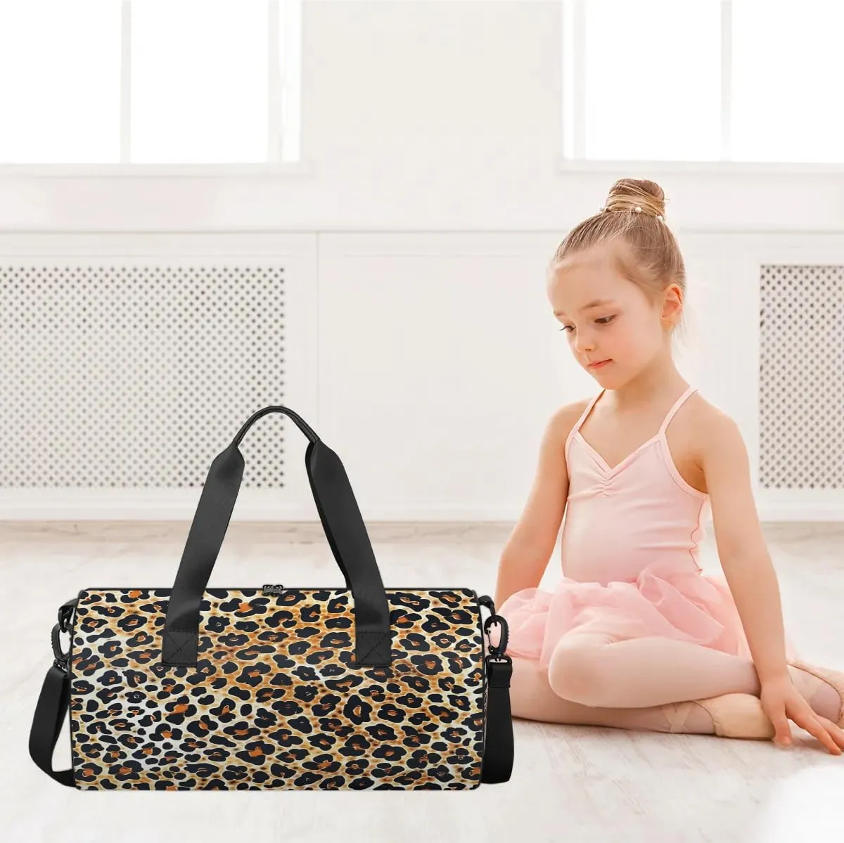 Beautiful Leopard Print Gym Bag for Women Men Lightweight Weekender Travel Bag Stylish Duffle Bag for Gym Travel Overnight Carry On