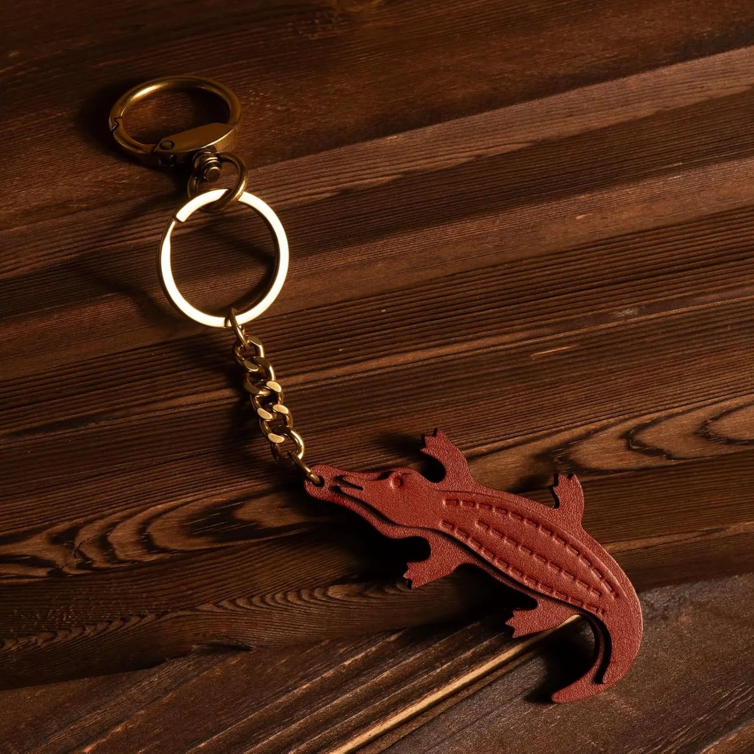 Cute Crocodile Keychain Pendant, Genuine Leather with Metal Buckle Keychain Charm Accessory