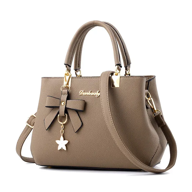 Elegant Crossbody Tote – Floral Charm Shoulder Bag for Office & Everyday Style