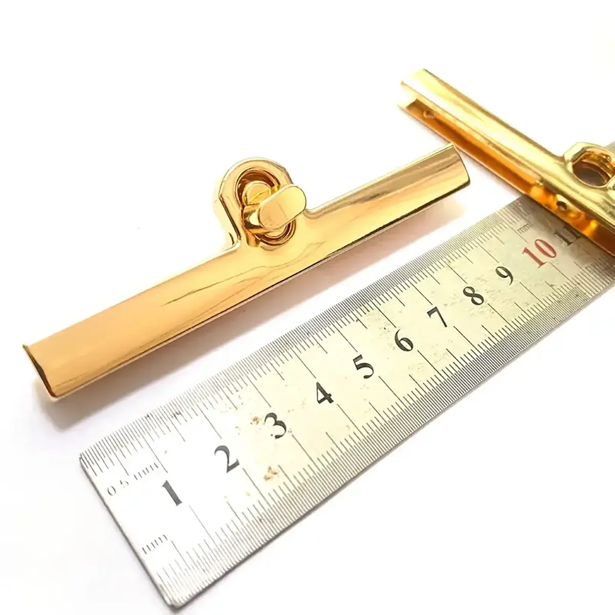 Gold Beam Twist Bag Clasp