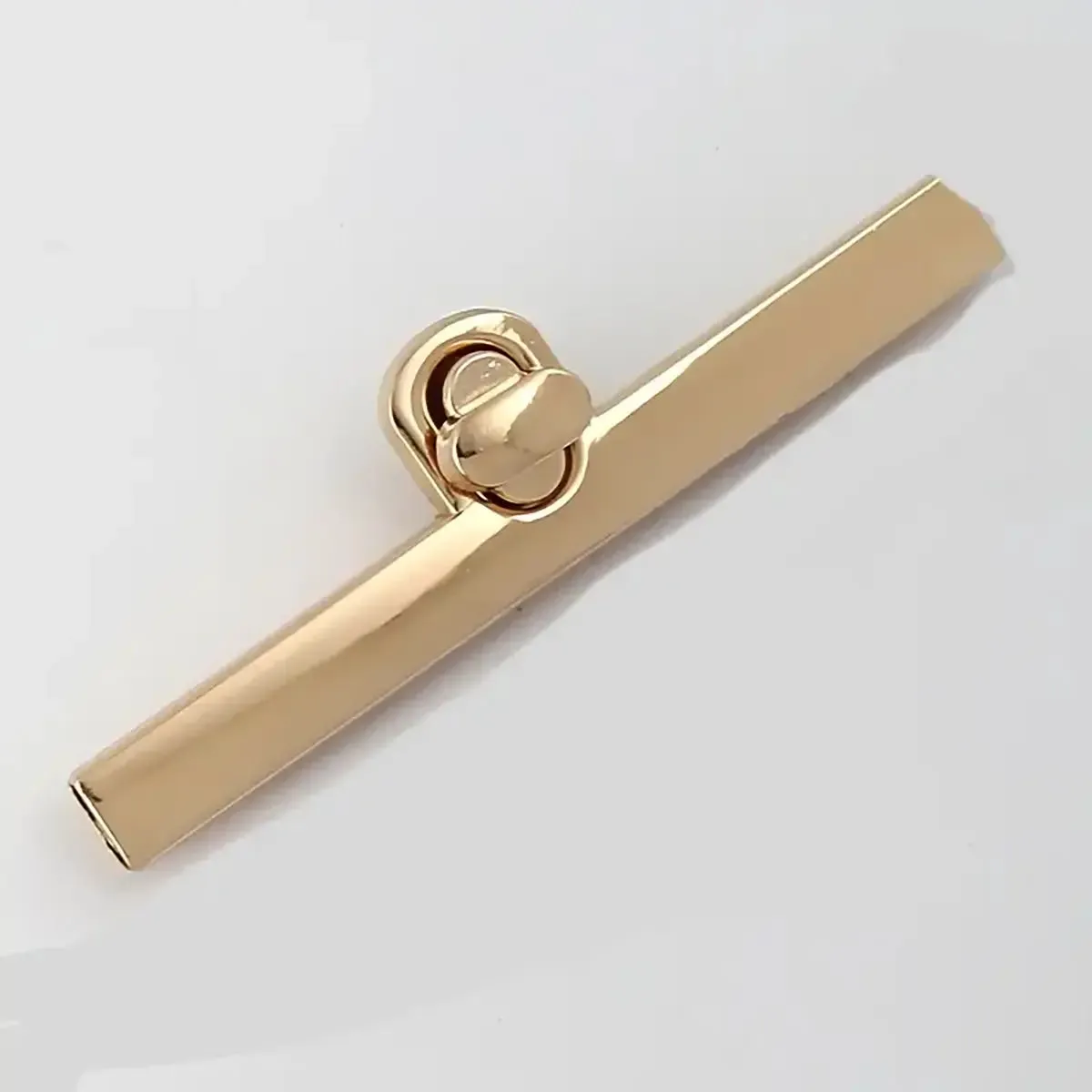 Gold Beam Twist Bag Clasp