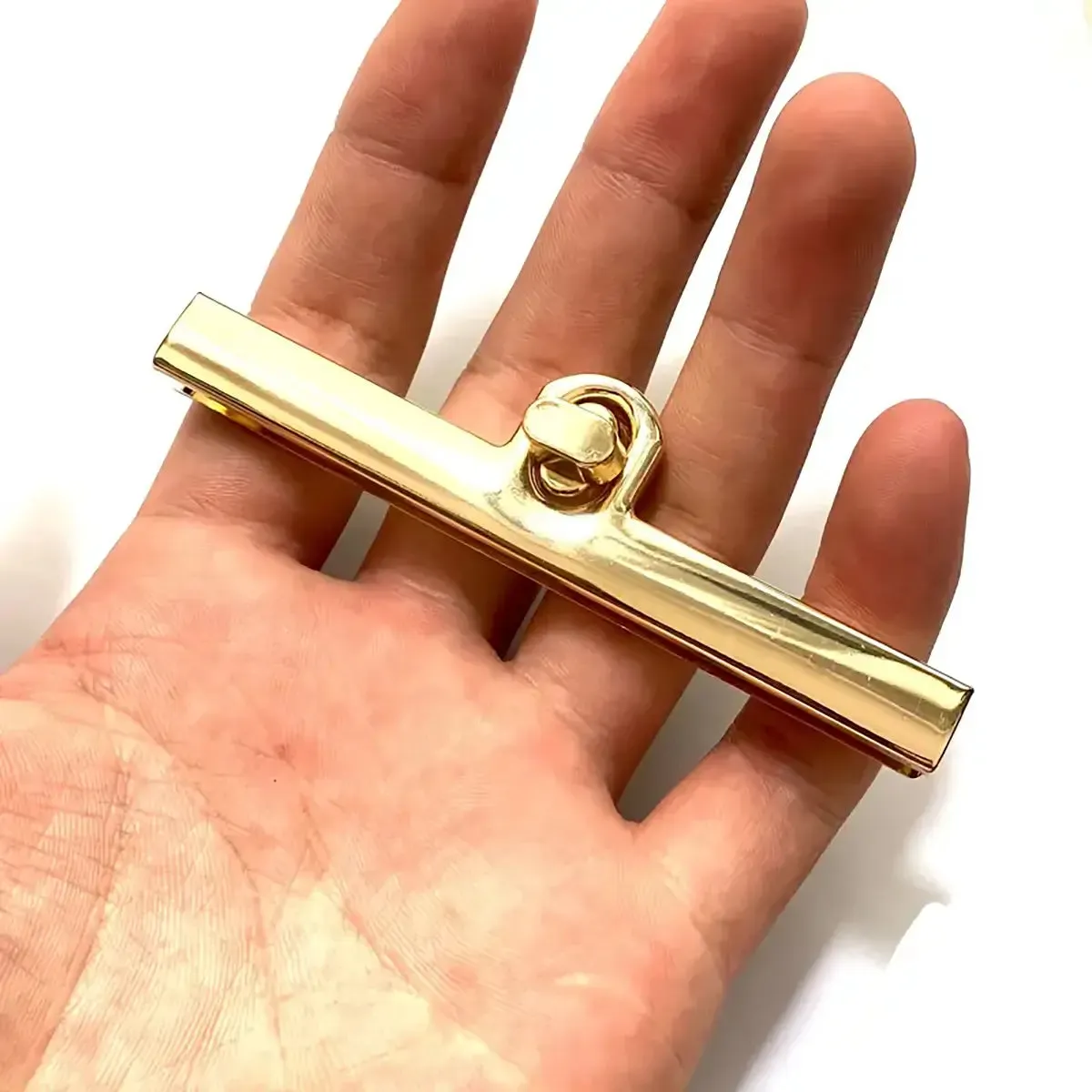 Gold Beam Twist Bag Clasp