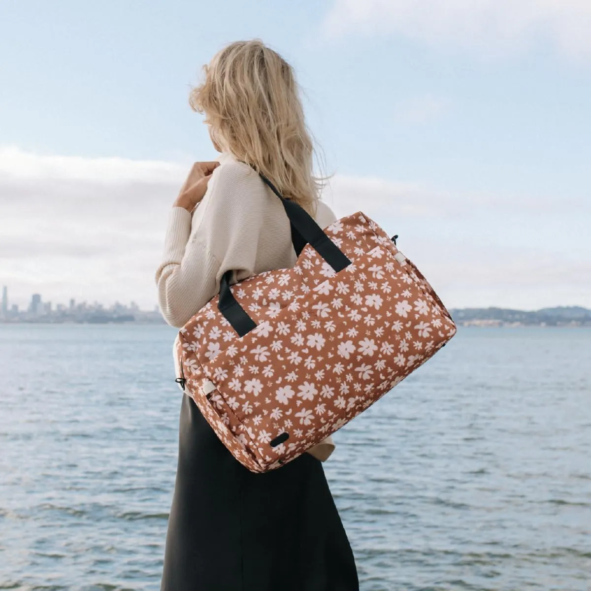 Jadyn Austin Carry-On Travel Duffel Bag for Women, 18” Weekender Bag with Laptop Sleeve, Durable Material, and Trolley Sleeve, Ideal for Work, Gym, and Overnight Trips (Terracotta Blossom)
