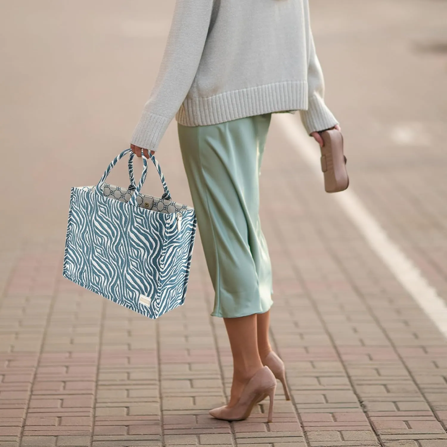 Large Tote Bag Luxury Spacious CARRY ALL and Perfect for Travel, Work, Shopping, Gym, Beach, and Everyday Use