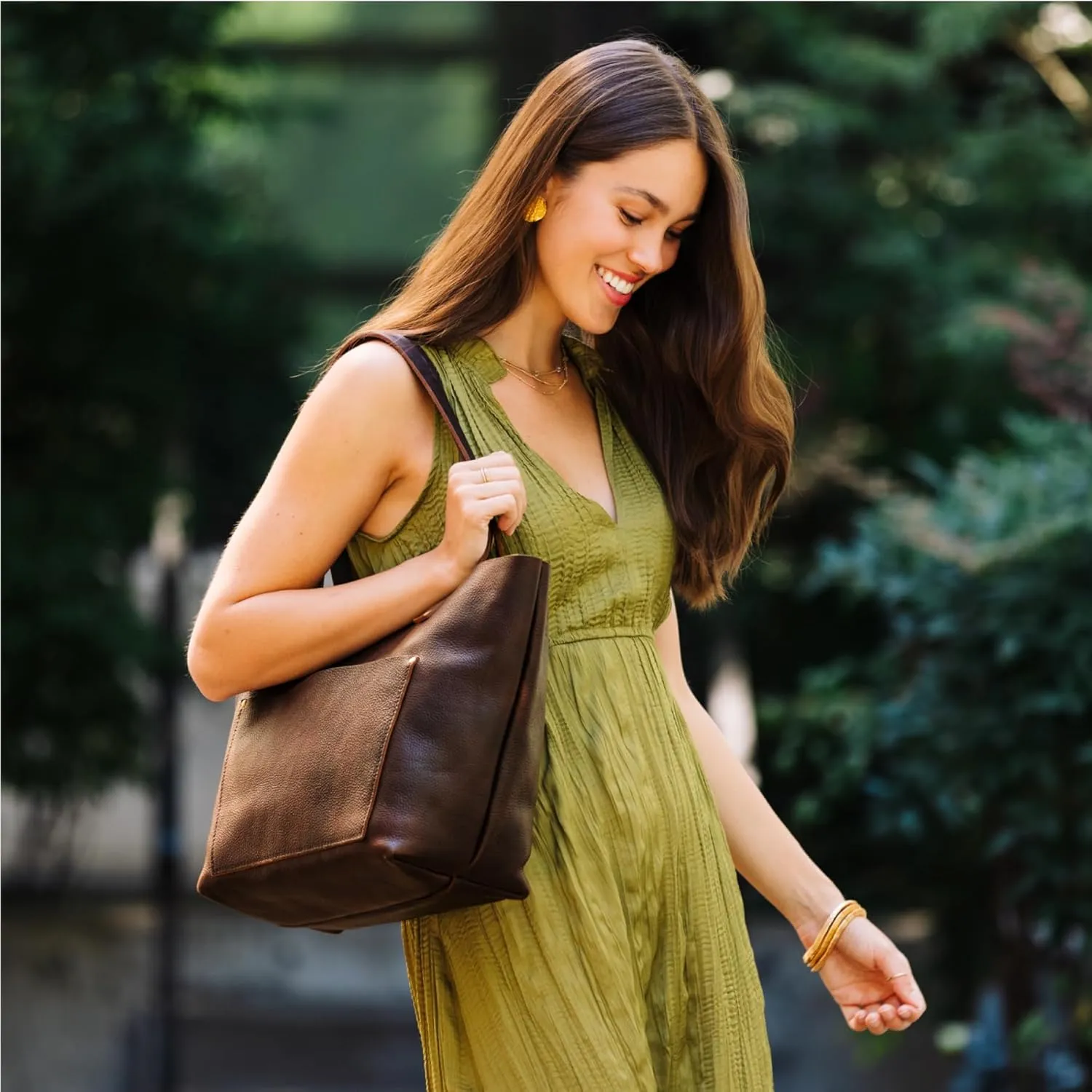 Portland Leather Goods Classic Medium Tote Bag – Handmade, Open Top, Durable & Unlined – Interior & Exterior Pockets
