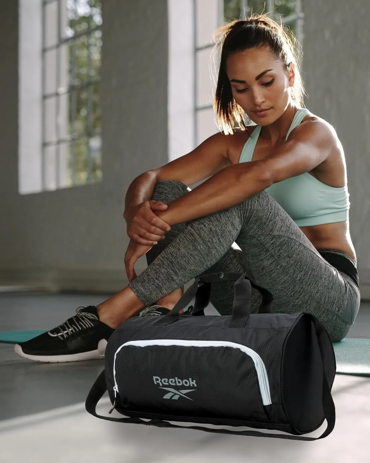 Reebok Duffle Bag - Unisex Lightweight Gym, Sports and Travel Mini Carry On Weekender Bags for Women and Men, Size One Size, Perth II Black