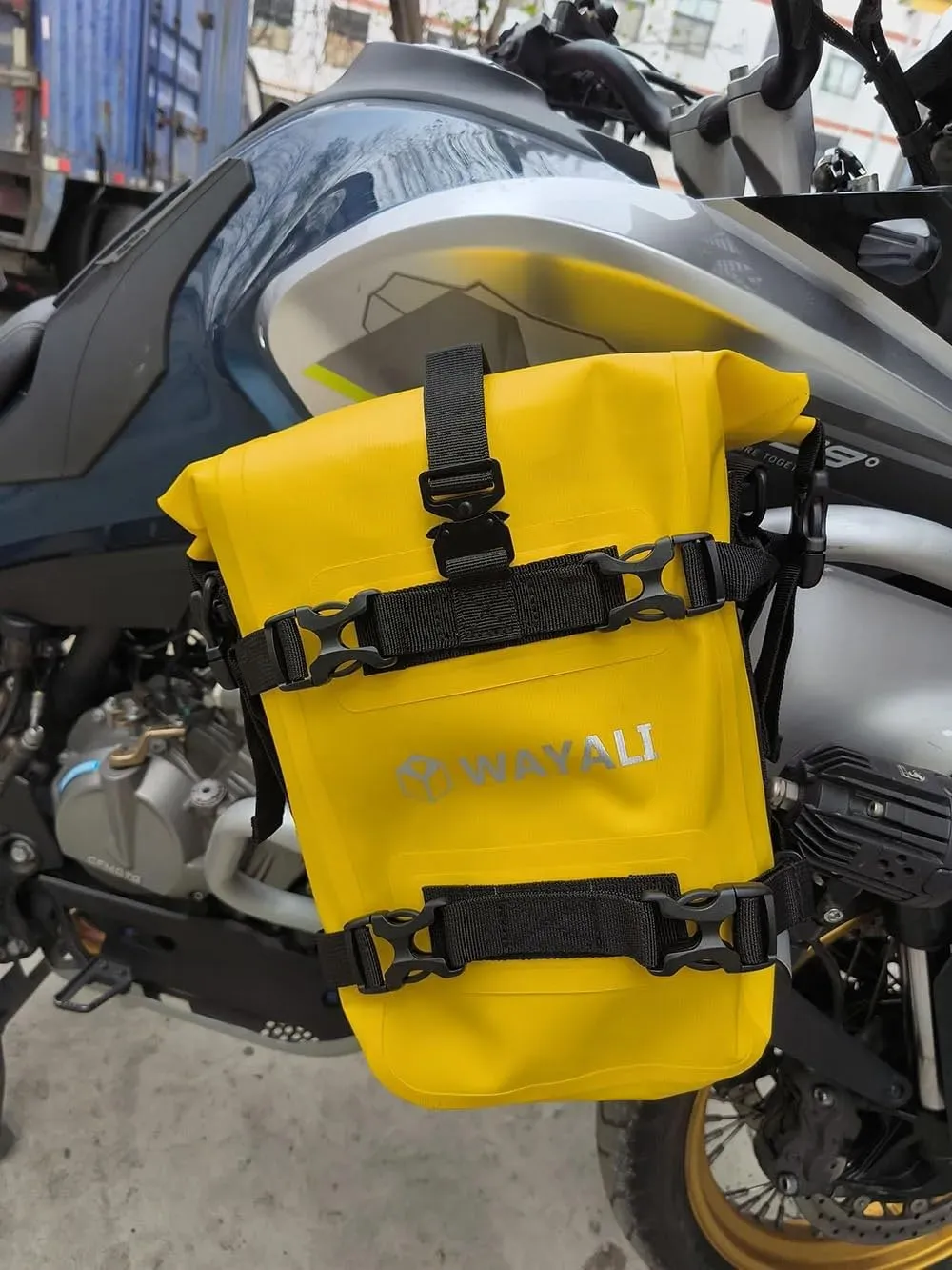Waterproof 6L Motorcycle Crash Bar Bags Luggage Rack Sissy Bar Saddle Bag Side Tool Bag Crossbody bag with Shoulder Strap