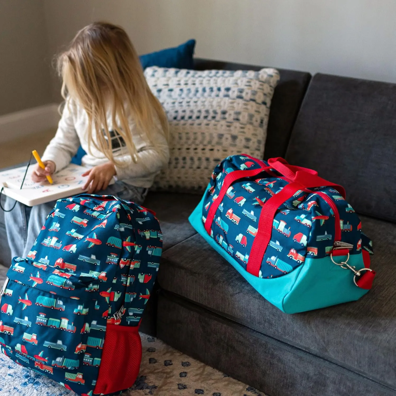 Wildkin Kids Overnighter Duffel Bag – Carry-On Size, Ideal for School & Sleepovers – Transportation